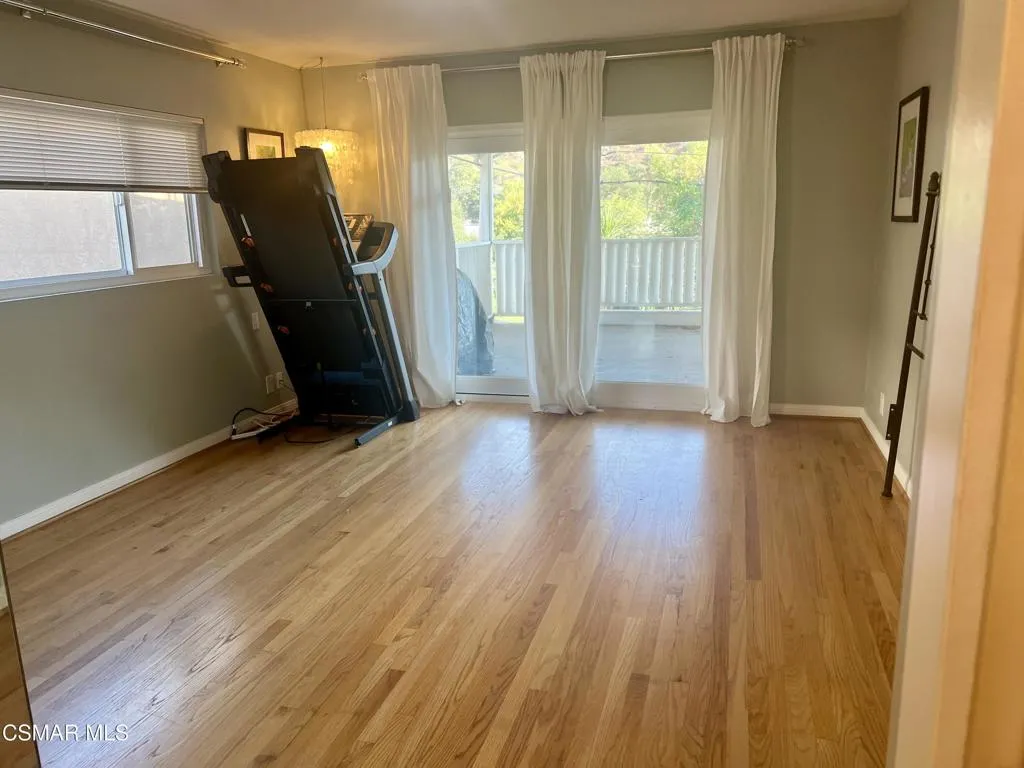 1542 Riverside Drive G, Glendale, California 91201 home-pic-22